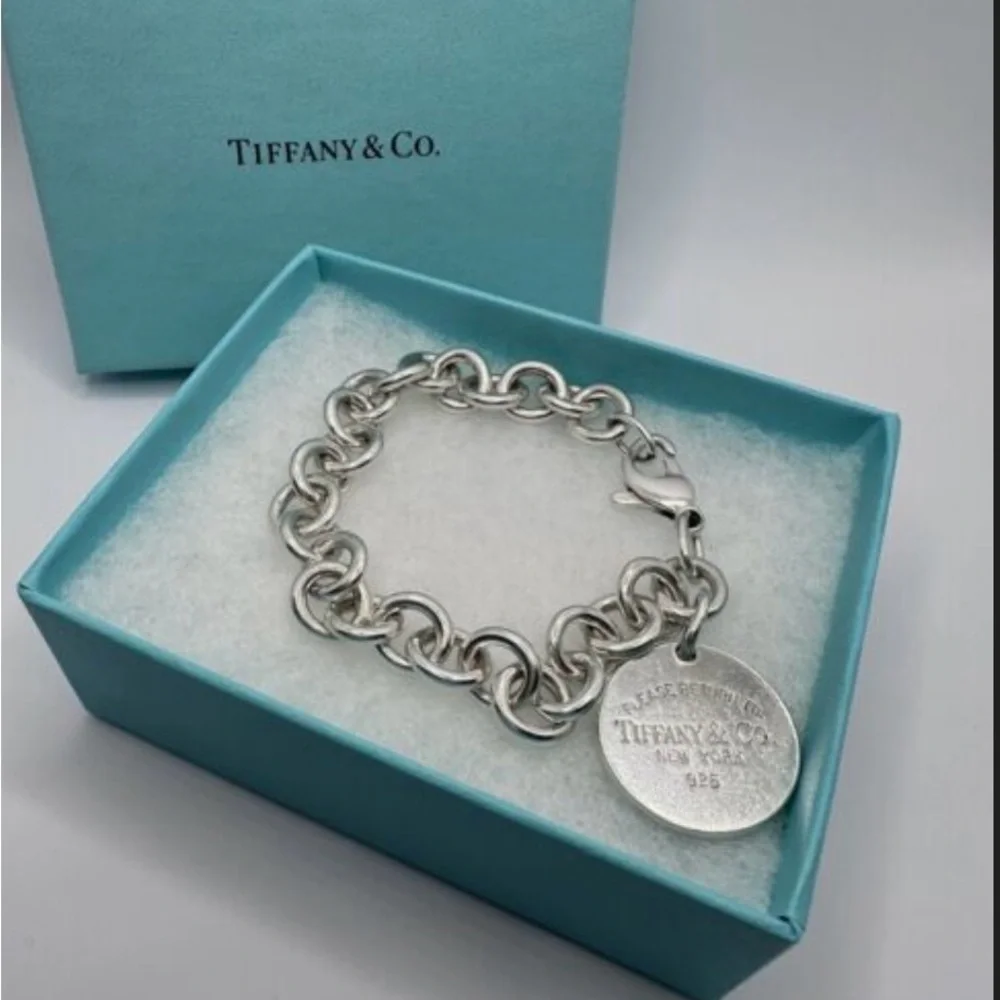 Tiffany & Co. Return to Tiffany Round Disc Charm Bracelet - Picture 4 of 4